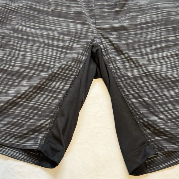 Lululemon Mens M Pace Breaker Shorts Space Dye Gray Stripe Athletic Gym Training - Picture 5 of 10